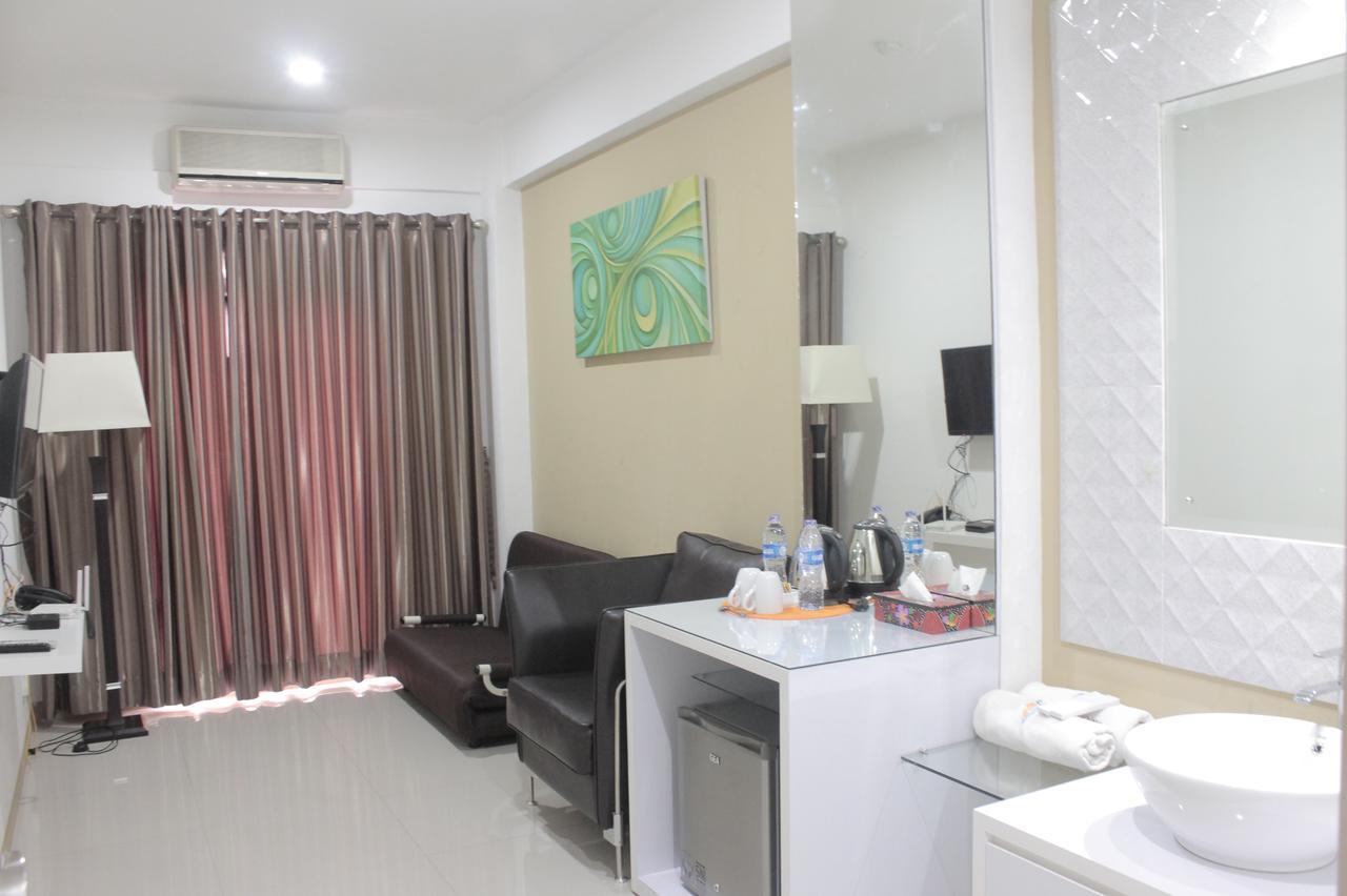 Myrooms Bekasi Exterior photo
