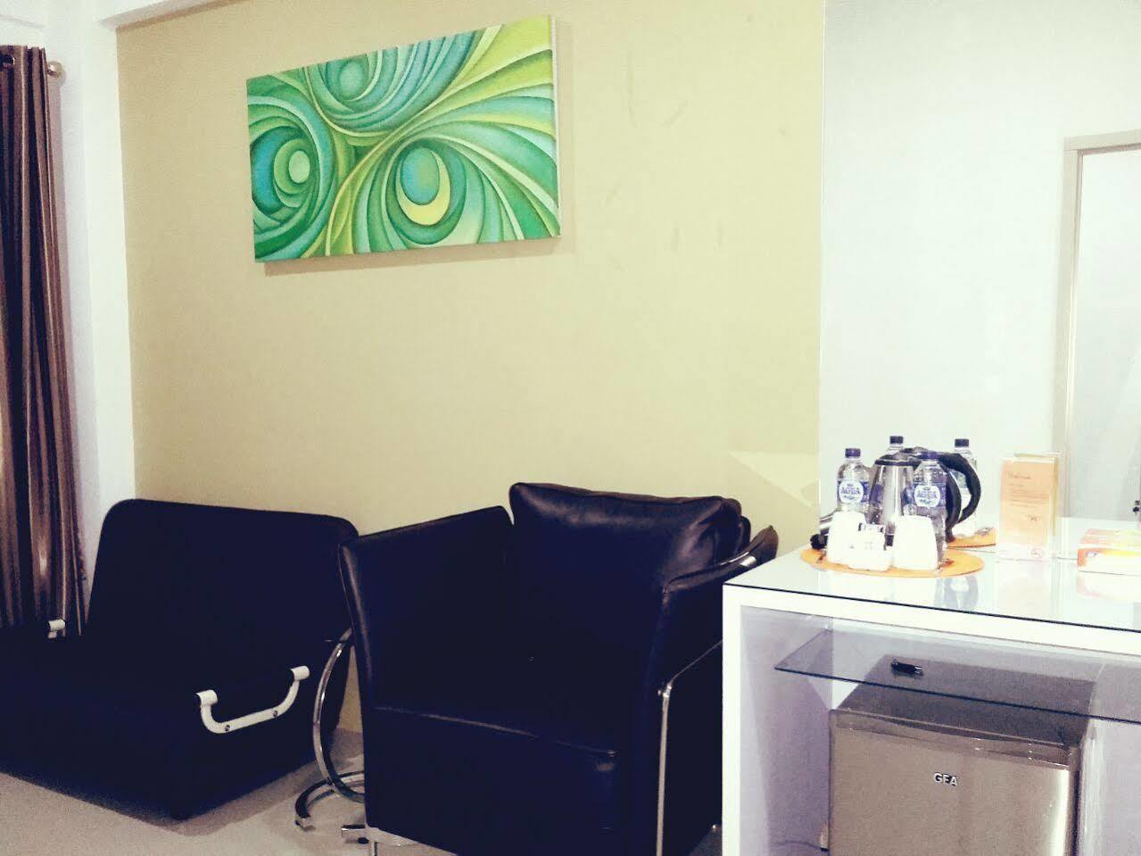 Myrooms Bekasi Exterior photo