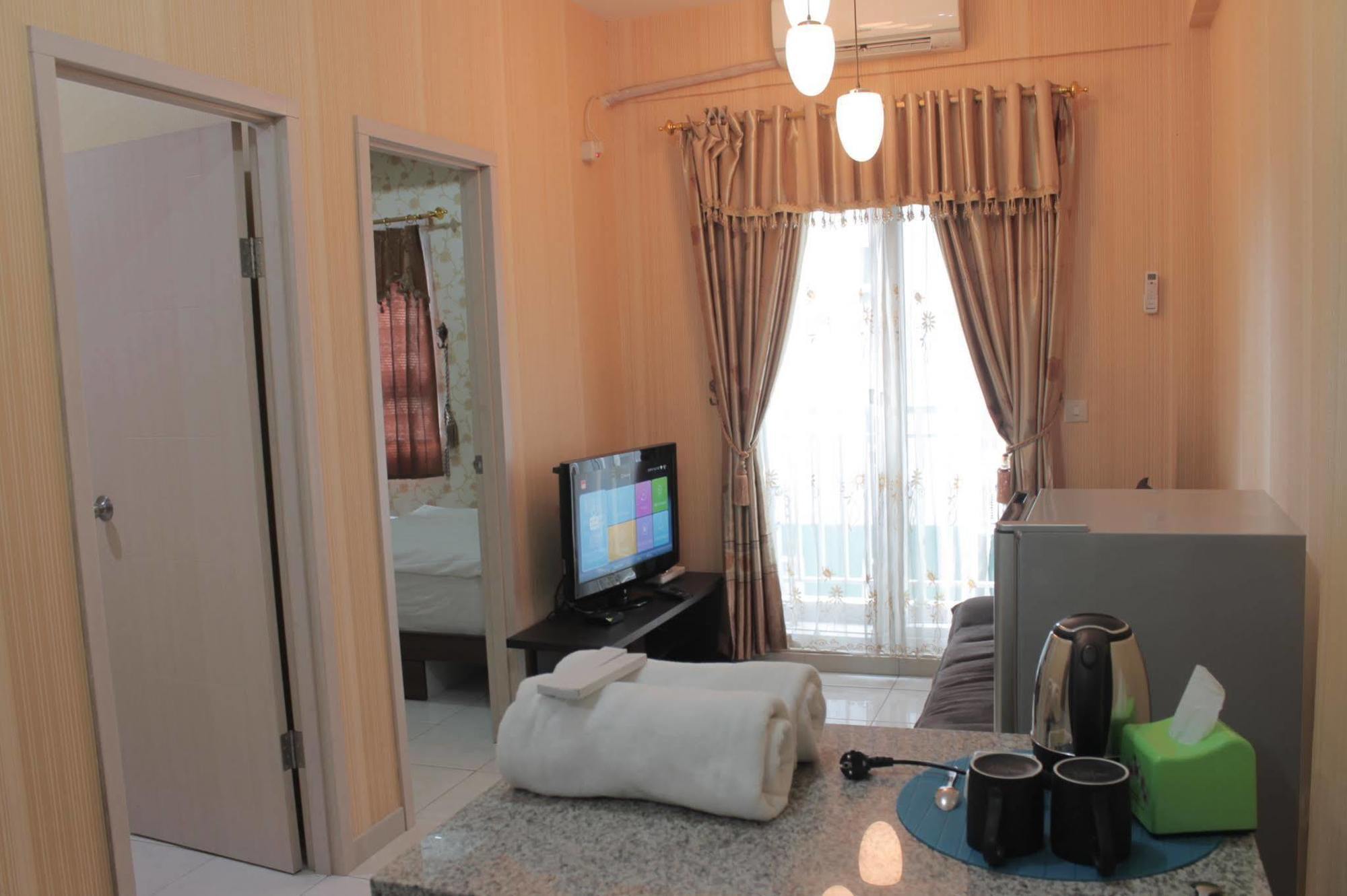 Myrooms Bekasi Exterior photo