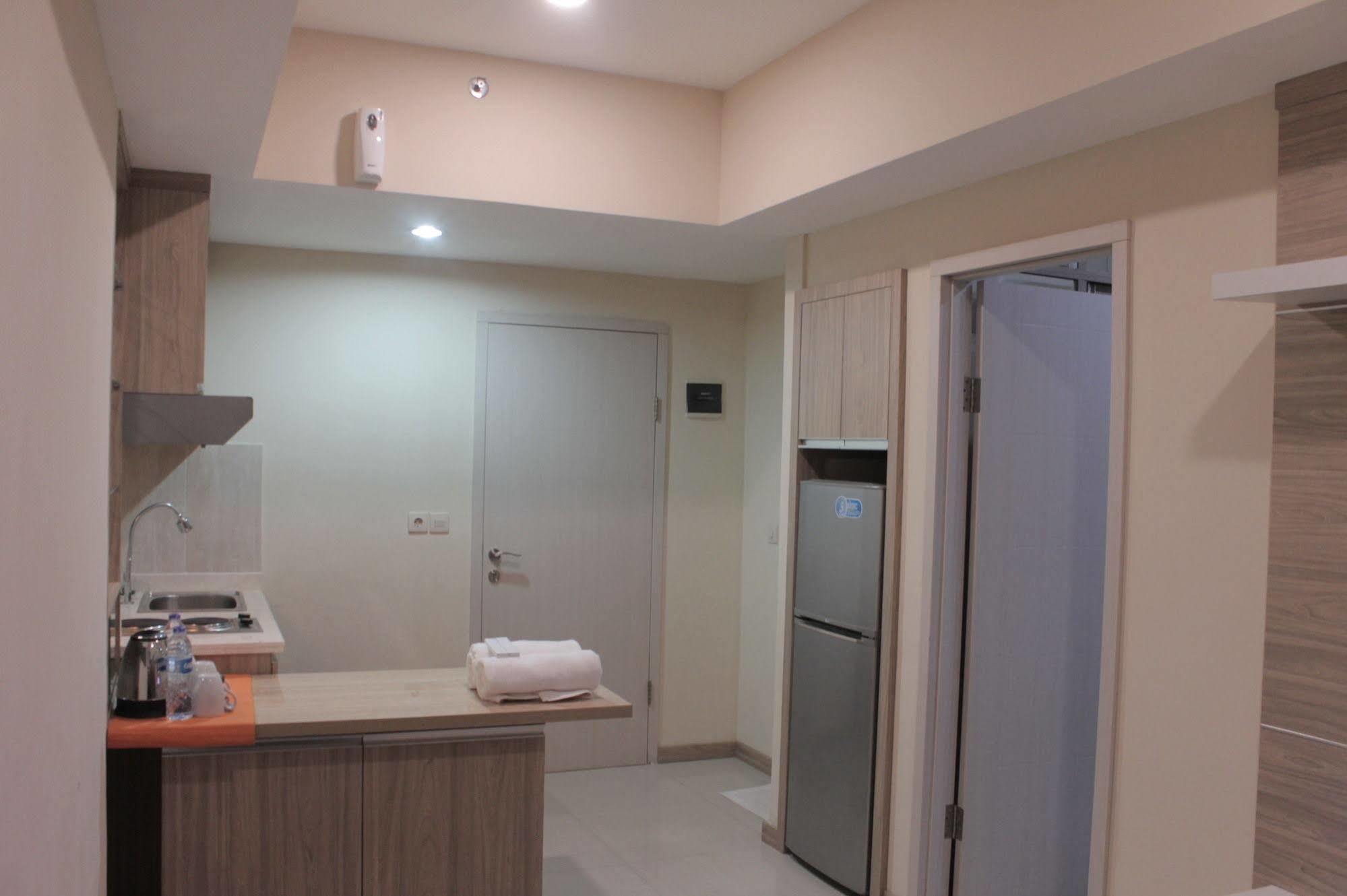 Myrooms Bekasi Exterior photo