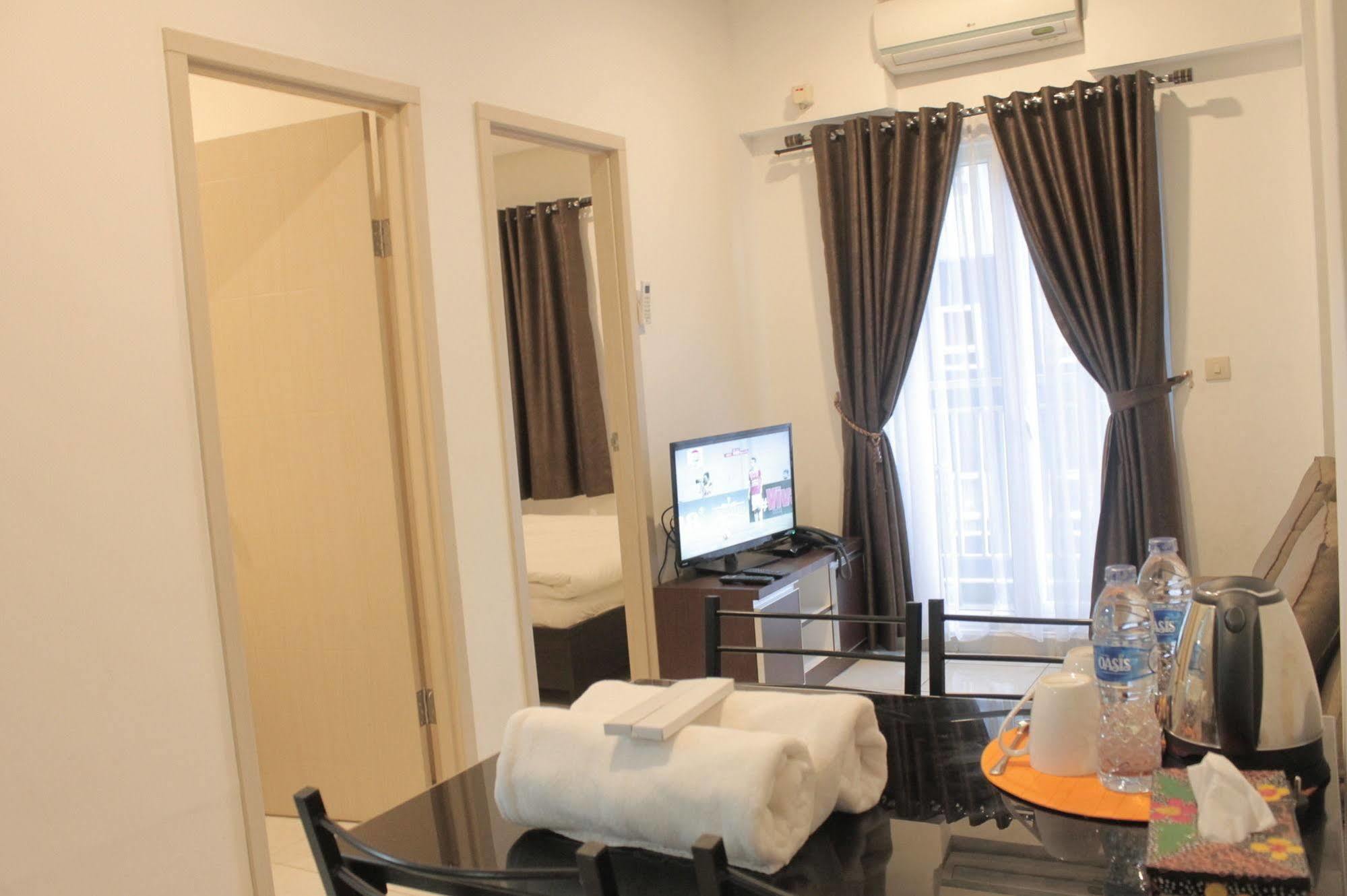 Myrooms Bekasi Exterior photo