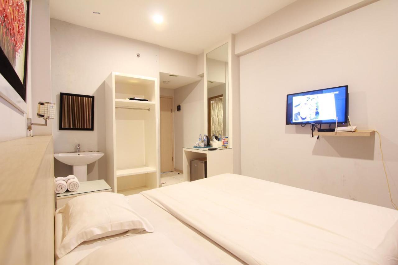 Myrooms Bekasi Exterior photo